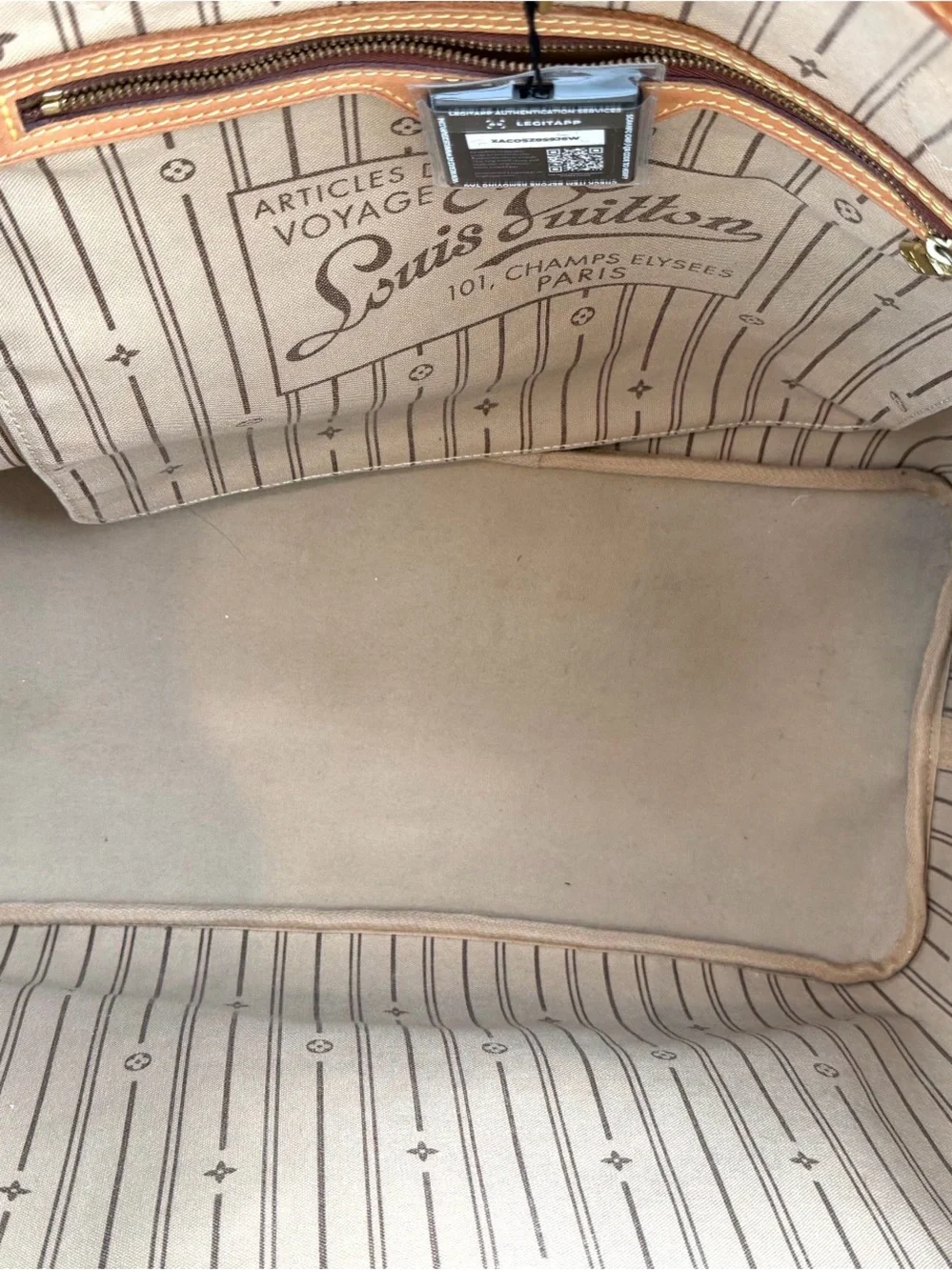 Louis Vuitton Monogram Neverfull GM Tote Bag